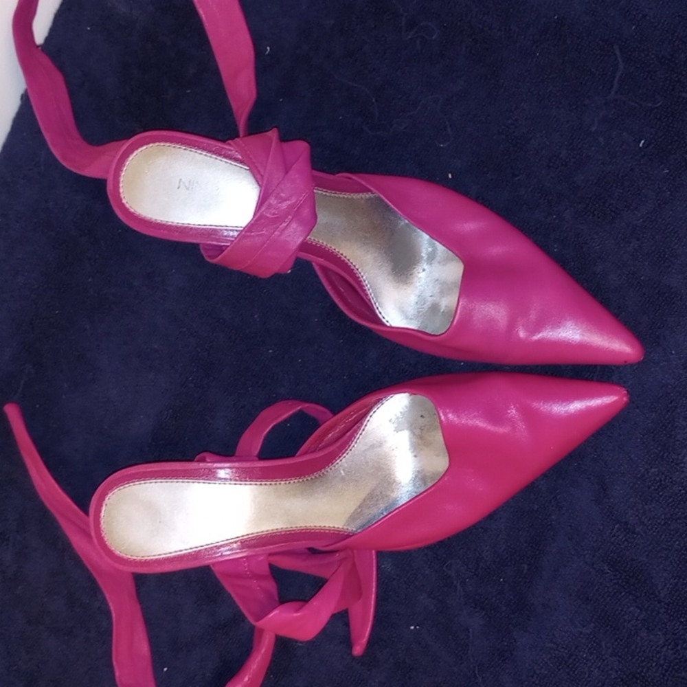 Leather tie up heel